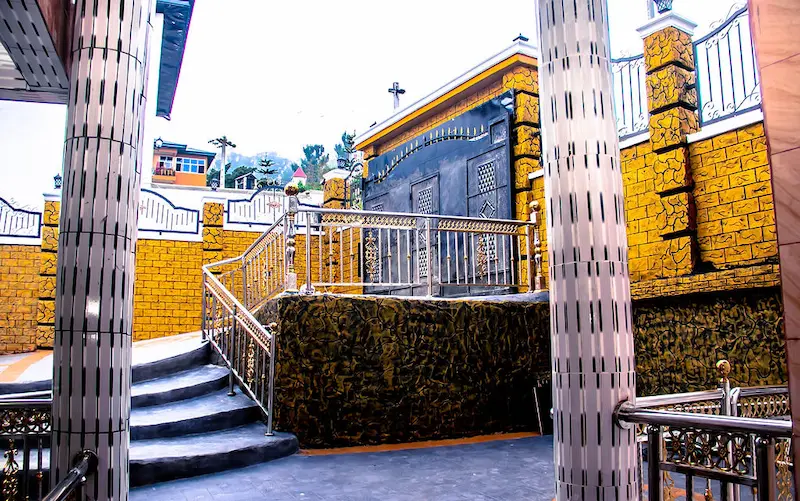 The Epeys' Guest Inn property