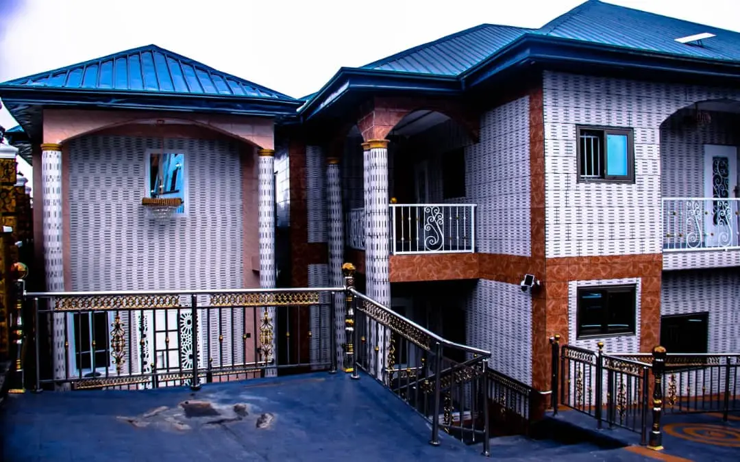 The Epeys' Guest Inn exterior
